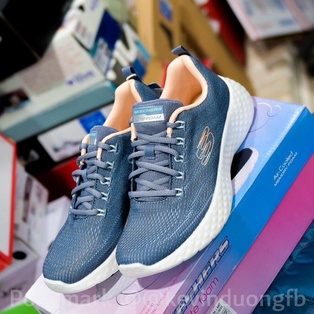 Navy Skechers ladies sneakers‎